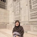 Putri Riswani Halim